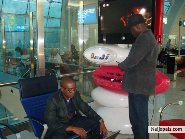 MET A NIGER IN DUBAI - click for next photo