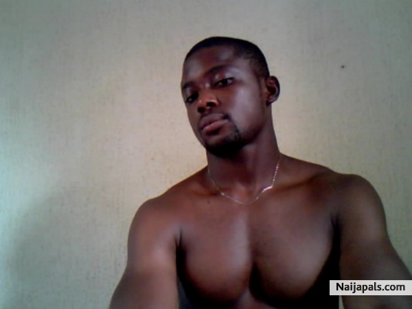 ALL EYEZ ON ME - click for next photo