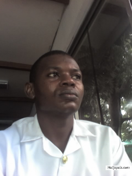 LUKING GUD IS GUD BUSINESS. - click for next photo