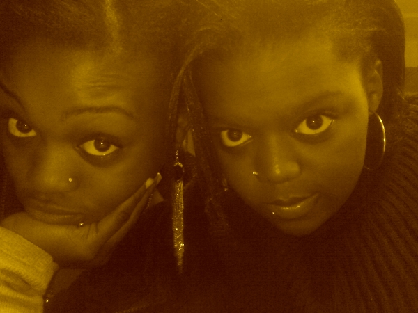 Me AnD mY sIs! - click for next photo