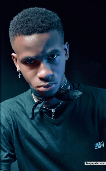 A star is rising, with his sound in Afro-beats, afro-pop and trap music. Wait for his reign, accept the sound ❣️ - click for next photo
