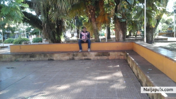  - click for next photo