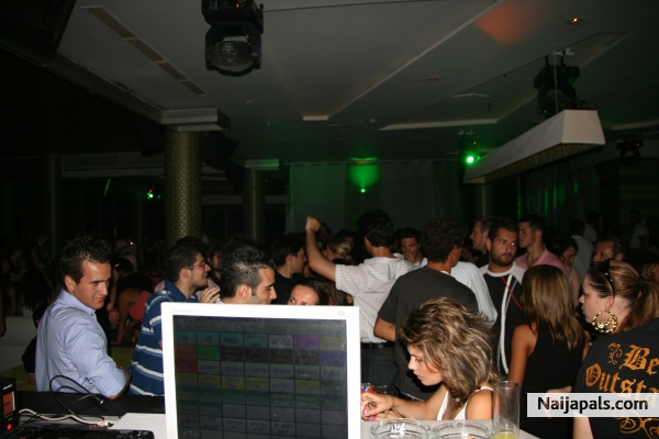Club Autokinisi - click for next photo