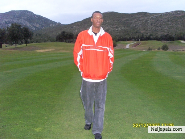 Sholy on the golf court - click for next photo