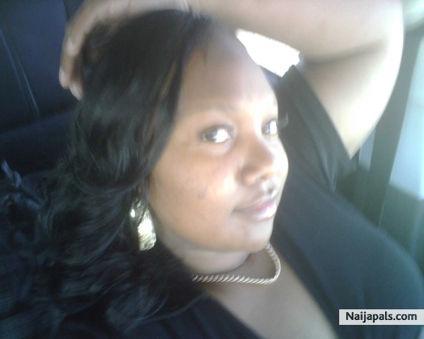 Chillaxing in my car - click for next photo