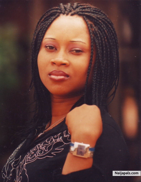 UniBen Chick - click for next photo