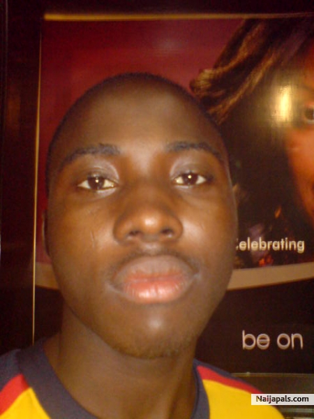 You wanna guess who is at the background ? - click for next photo