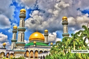  - click for next photo