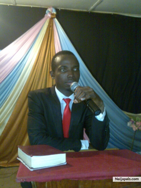IT IS NO LONGER I THAT LIVES, BUT CHRIST THAT LIVES IN ME. - click for next photo