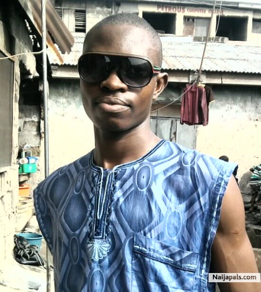 well... na kpako background but na background... - click for next photo