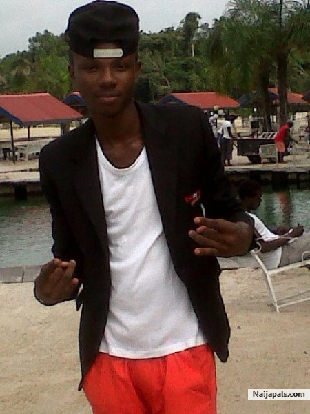 DJ BOLLIN - click for next photo