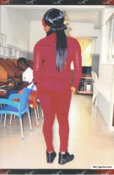 LADY B. DE HAIR MAKE-UP ARTISTE - click for next photo
