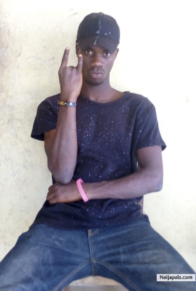 I' m venom, a rapper, sing writer and emcee. - click for next photo