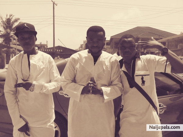 Tobi jay and friends - click for next photo