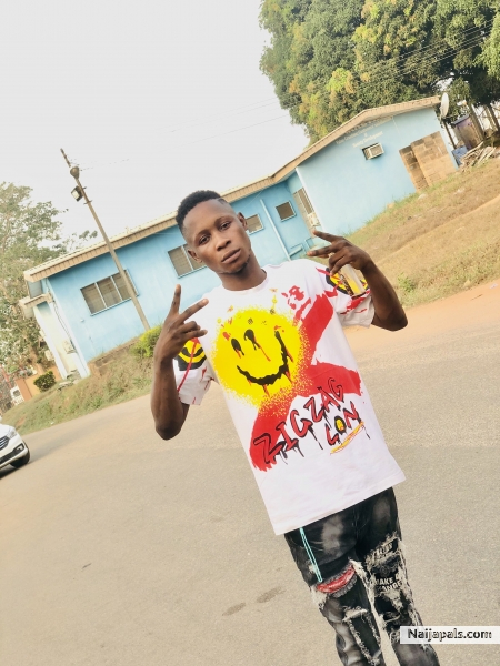 Hot 🥵 - click for next photo