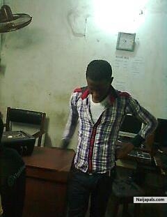  - click for next photo
