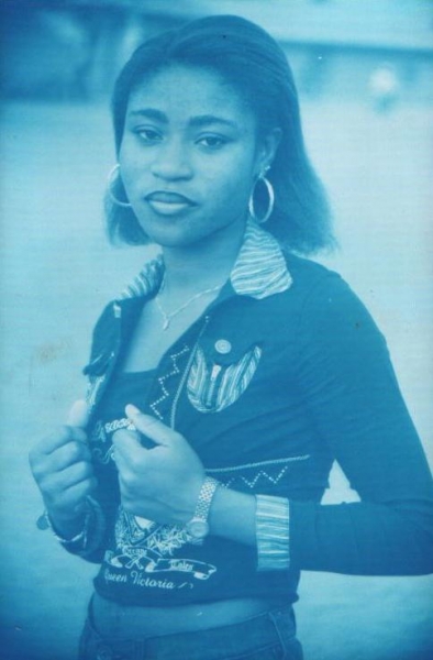 YOUN3R SIS - click for next photo