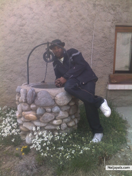  - click for next photo