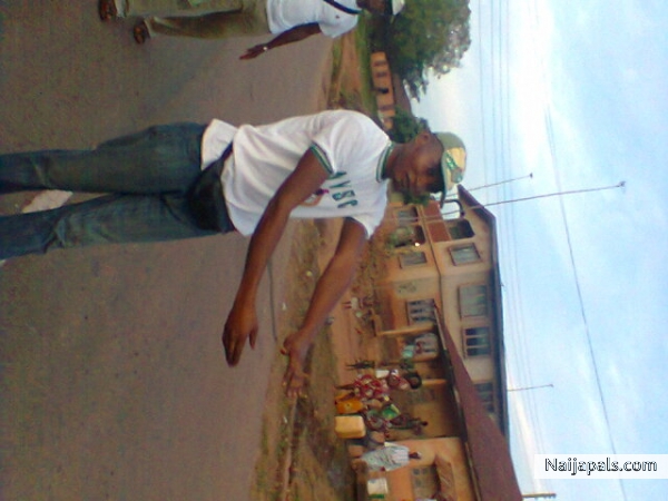  - click for next photo