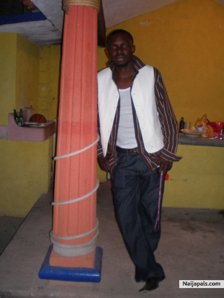 - click for next photo