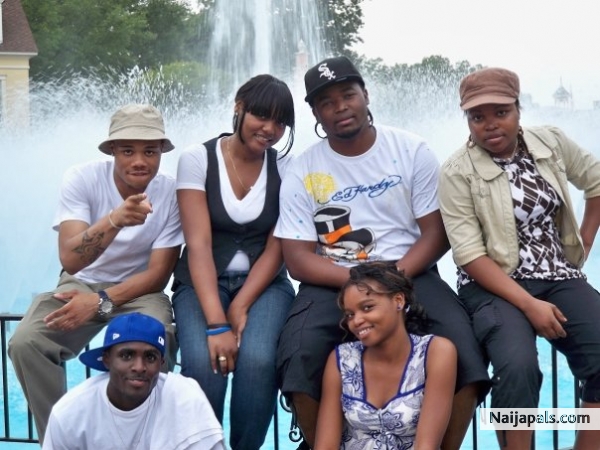 we @ll chillin at six flags - click for next photo