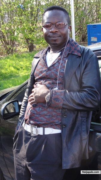 bobbyblacky - click for next photo