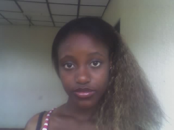 look into ma eyez.... - click for next photo