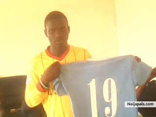 new signing - click for next photo