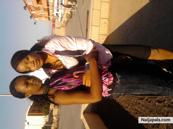 i nD pRiNcEsA iN d PaRk HaViN fUn!!!!! - click for next photo