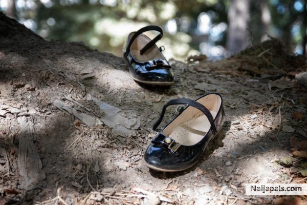 my shoes following me on its own. | :_) - click for next photo