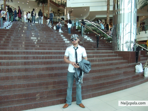  - click for next photo
