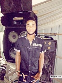 Jayboy - click for next photo