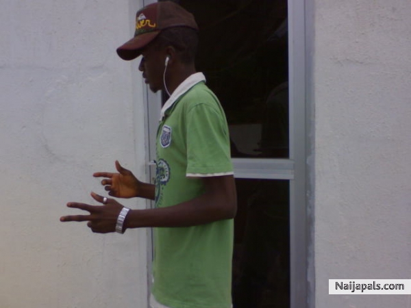  - click for next photo