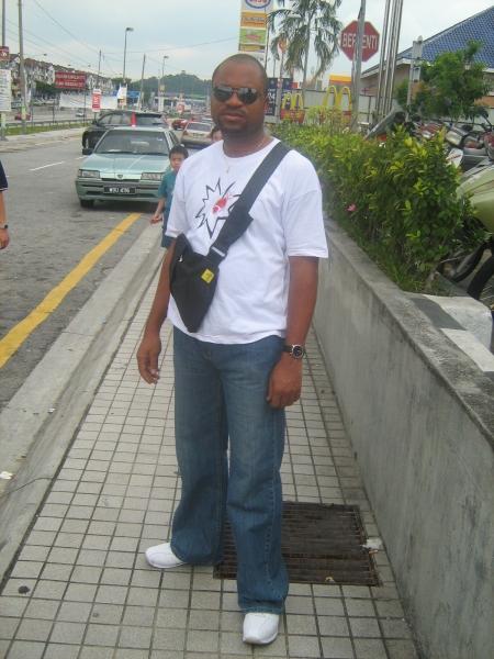 - click for next photo