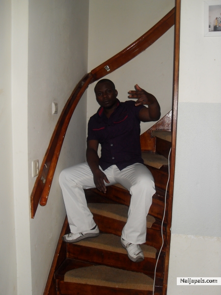  - click for next photo