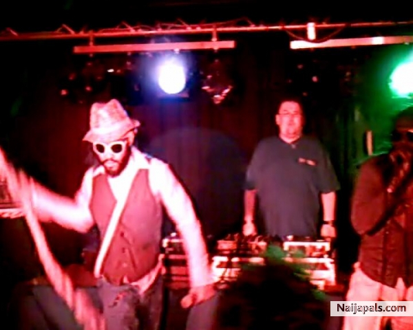 TUKLAN LIVE ON STAGE - click for next photo