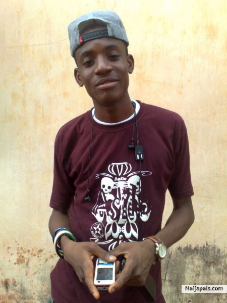 At mah friends house. - click for next photo