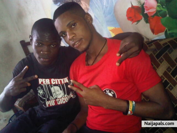 hey pals cn u fnd me in dis pix - click for next photo