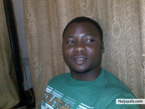 Am very ambitious, career minded and have my feet firmly set on the ground in my work. Im a giver not a taker and very honest and loyal. - click for next photo