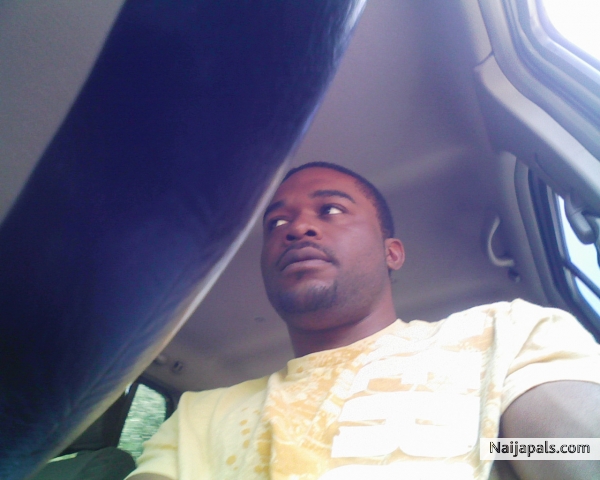 got ma eye on the rear view mirrow.... - click for next photo