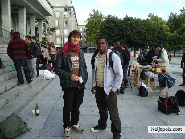 WITH A FRND - click for next photo