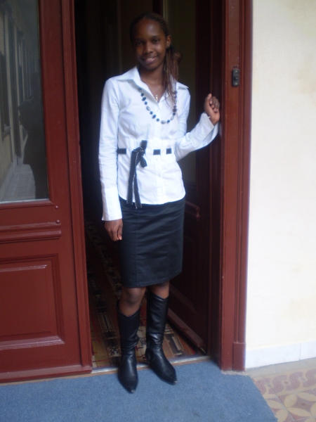  - click for next photo