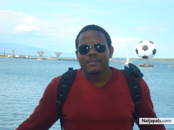 Antonio Efe Metia - click for next photo