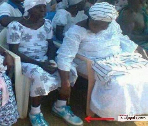 Sweet africa mama!! LOL - click for next photo