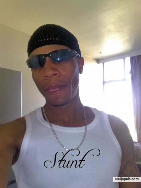 STUNT AKA MUZANE - click for next photo