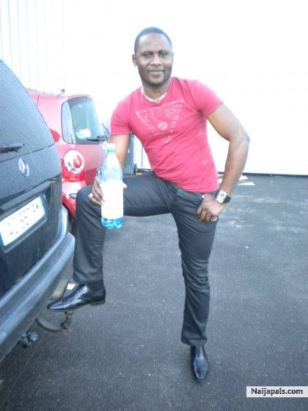 RONNY - click for next photo
