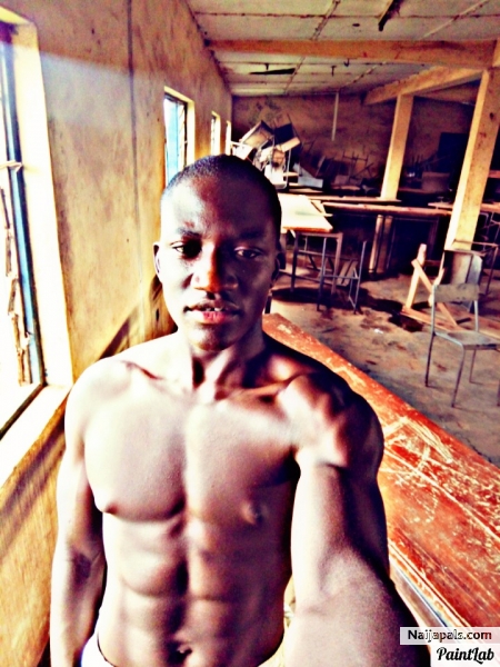 Chilling at home i gat no worries - click for next photo