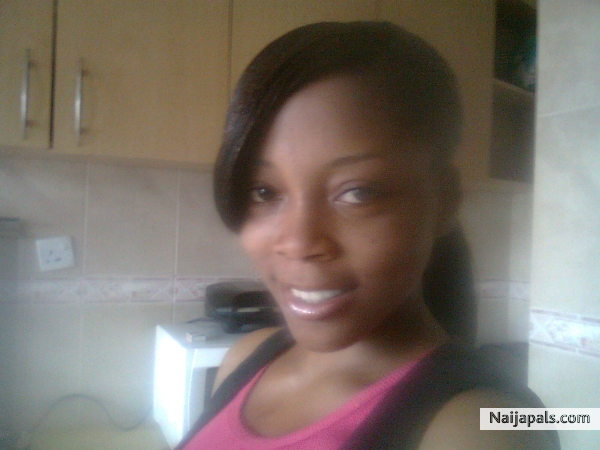 hotty moi - click for next photo