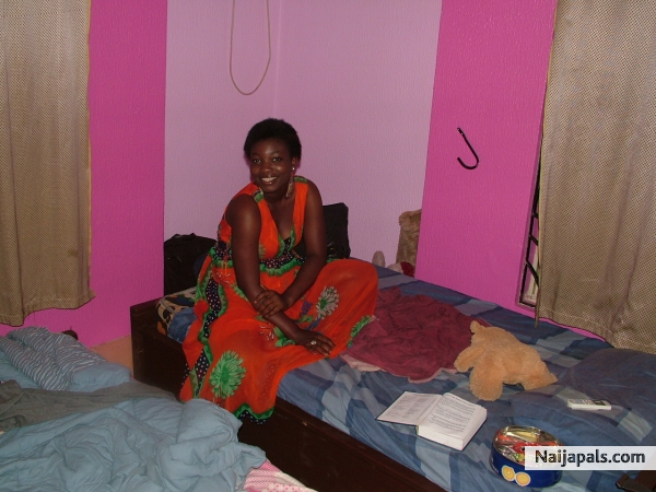 dnt mind my dirty room but i cant resist nt posting dis - click for next photo
