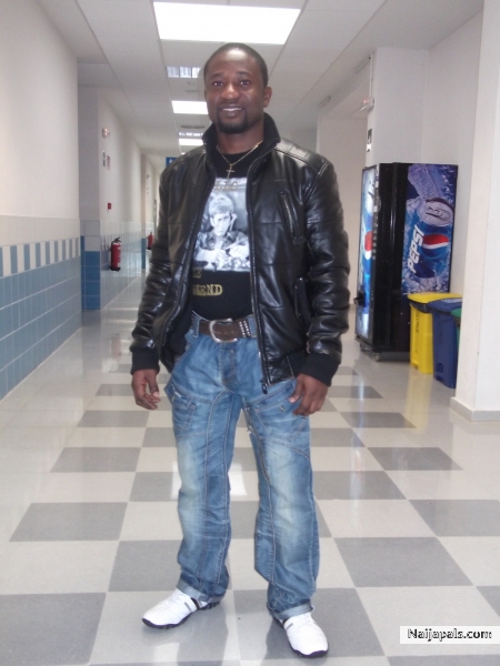  - click for next photo